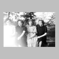 022-1063 Im Bild von links Maria Soult, Edith Schergaut, Maria Kristan und Hilde Schergaut am 29.06.1952.jpg